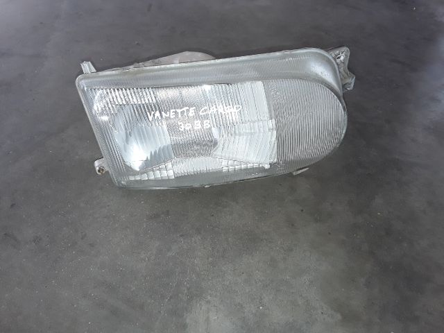 bontott NISSAN VANETTE Jobb Fényszóró