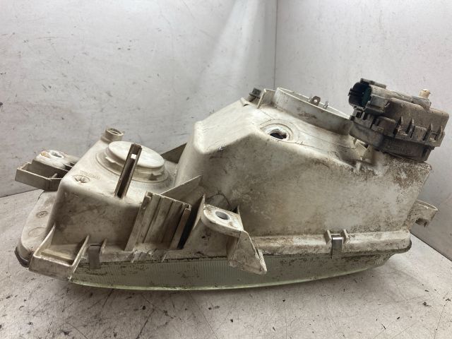 bontott NISSAN VANETTE Jobb Fényszóró