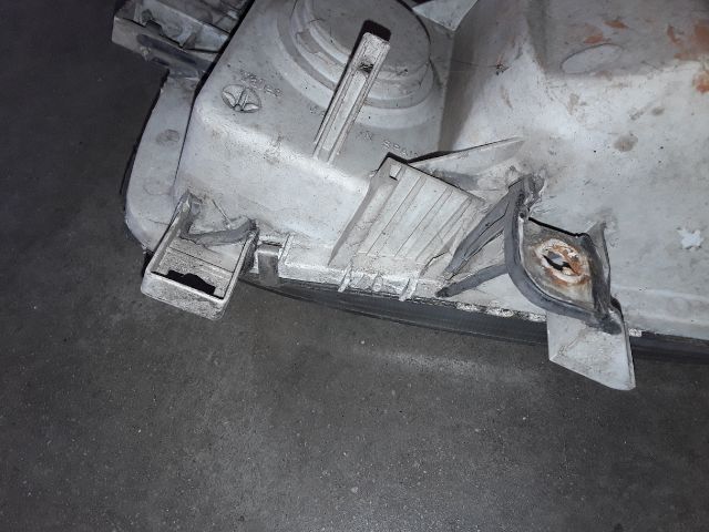 bontott NISSAN VANETTE Jobb Fényszóró