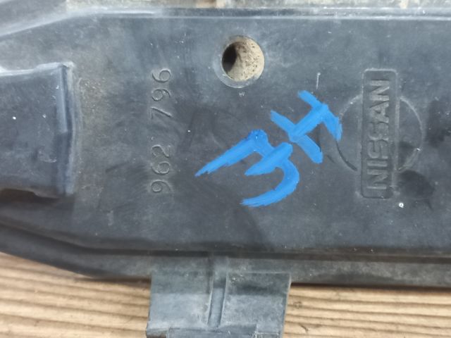 bontott NISSAN VANETTE Jobb Hátsó Lámpa Foglalat