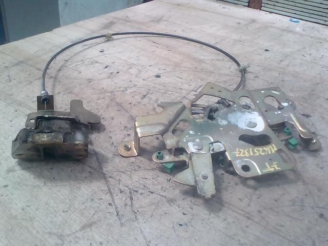 bontott NISSAN VANETTE Jobb Tolóajtó Zárszerkezet