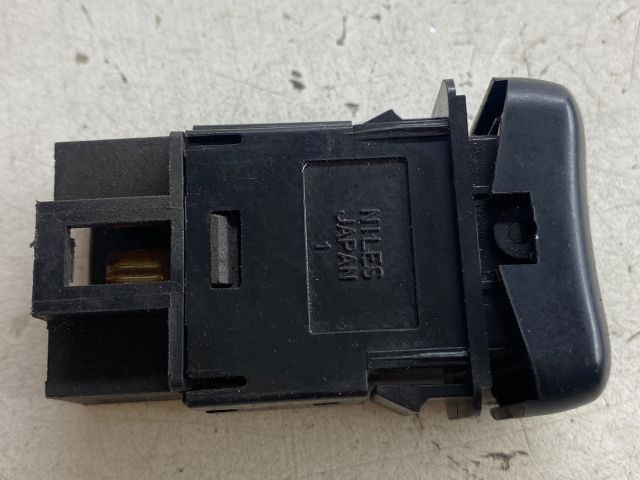 bontott NISSAN VANETTE Kapcsoló (Magában)