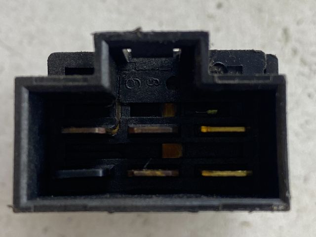 bontott NISSAN VANETTE Kapcsoló (Magában)