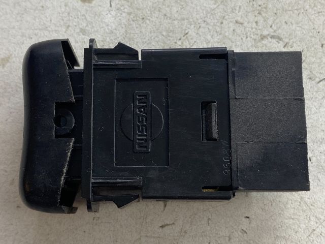 bontott NISSAN VANETTE Kapcsoló (Magában)