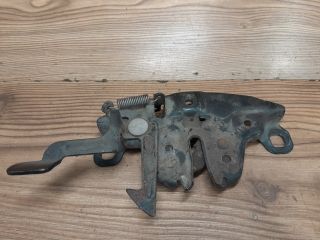 bontott NISSAN VANETTE Motorháztető Zárszerkezet