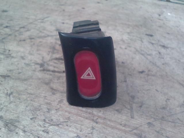 bontott NISSAN VANETTE Vészvillogó Kapcsoló