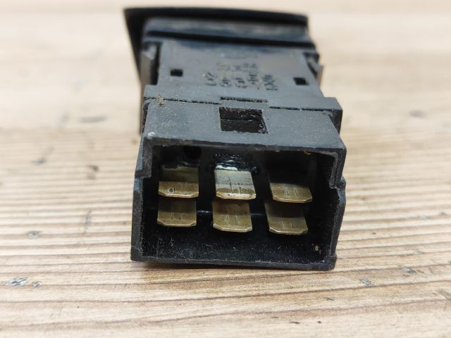 bontott NISSAN VANETTE Vészvillogó Kapcsoló