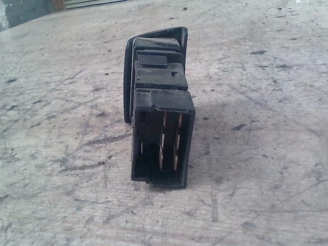 bontott NISSAN VANETTE Vészvillogó Kapcsoló