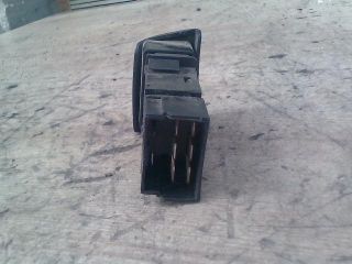 bontott NISSAN VANETTE Vészvillogó Kapcsoló