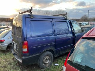 bontott NISSAN VANETTE Vonóhorog