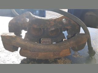 bontott NISSAN X-TRAIL I Bal első Féknyereg Munkahengerrel