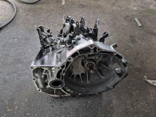 bontott NISSAN X-TRAIL I Váltó (Mechanikus)