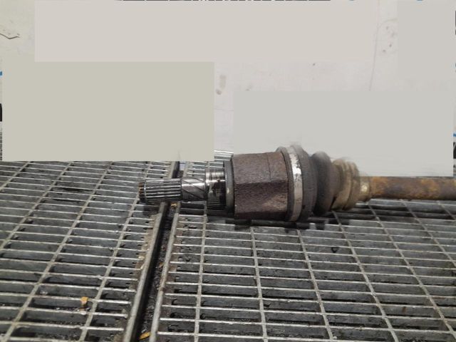 bontott NISSAN X-TRAIL I Bal hátsó Féltengely