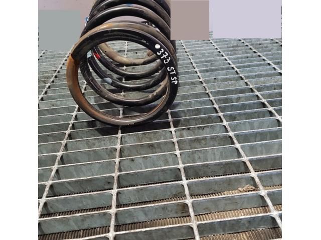 bontott NISSAN X-TRAIL I Hátsó Rugó