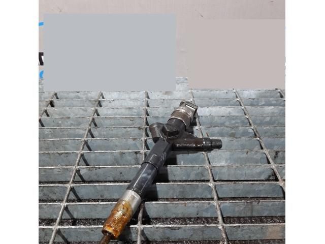 bontott NISSAN X-TRAIL I Porlasztó (1 db)