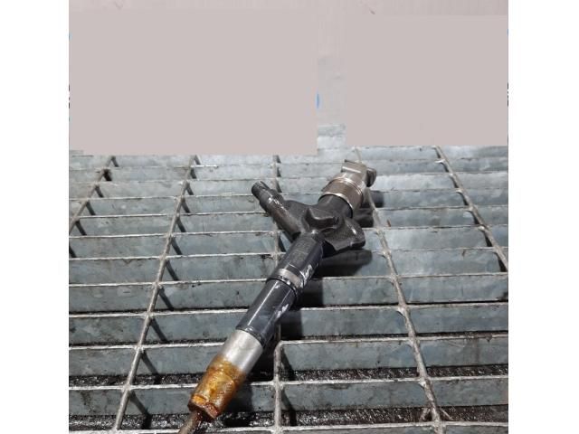 bontott NISSAN X-TRAIL I Porlasztó (1 db)