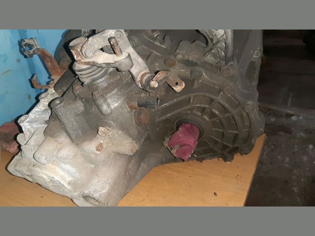 bontott NISSAN X-TRAIL I Váltó (Mechanikus)