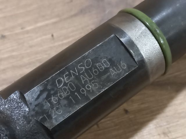 bontott NISSAN X-TRAIL I Porlasztó (1 db)