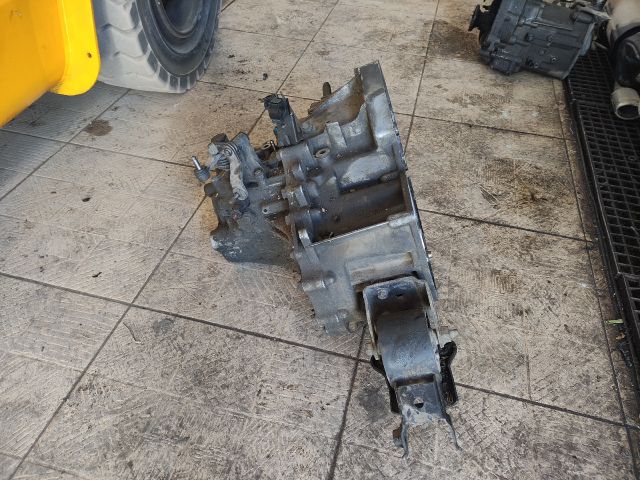 bontott NISSAN X-TRAIL I Váltó (Mechanikus)