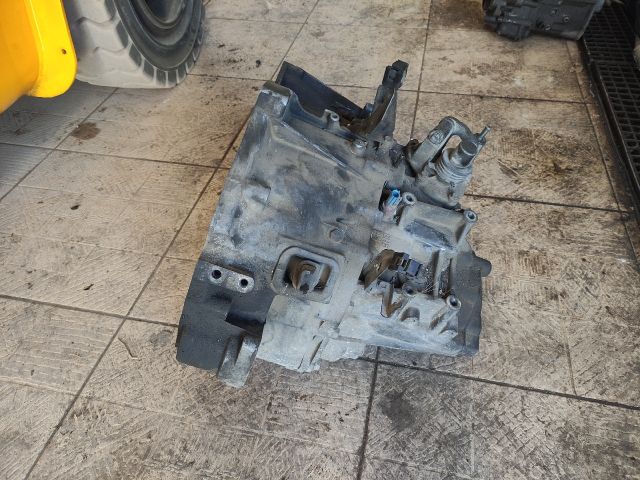 bontott NISSAN X-TRAIL I Váltó (Mechanikus)