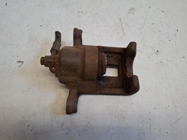 bontott NISSAN X-TRAIL I Bal hátsó Féknyereg Munkahengerrel