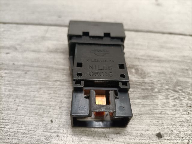 bontott NISSAN X-TRAIL I Ablakfűtés Kapcsoló