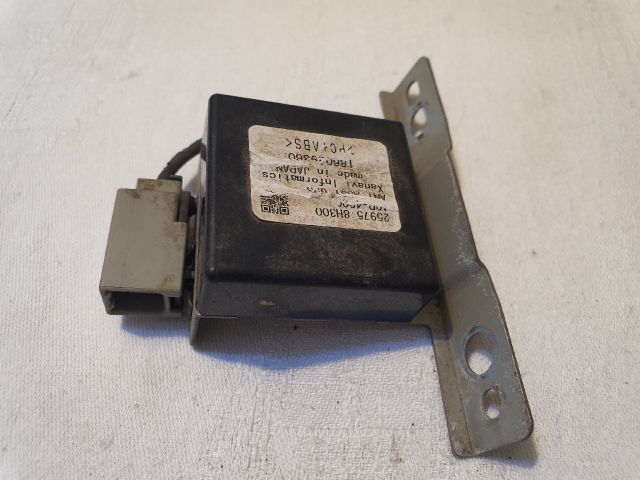 bontott NISSAN X-TRAIL I Antenna Erősítő