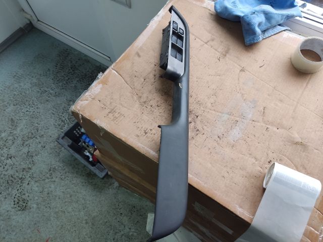 bontott NISSAN X-TRAIL I Bal első Ablakemelő Kapcsoló