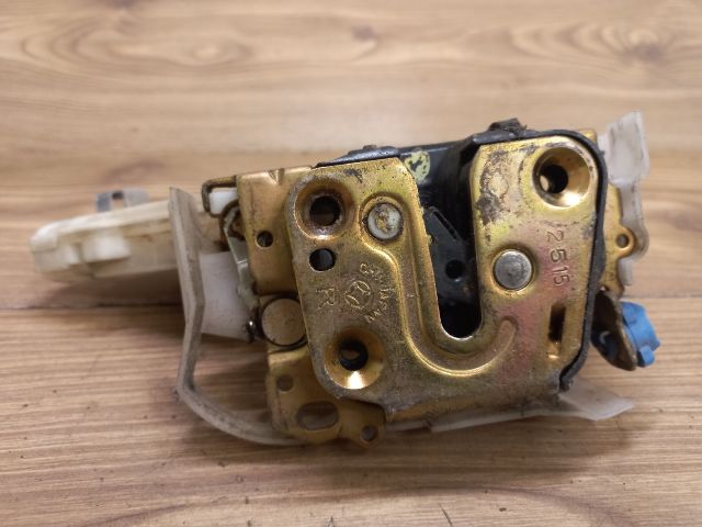 bontott NISSAN X-TRAIL I Bal első Ajtózár