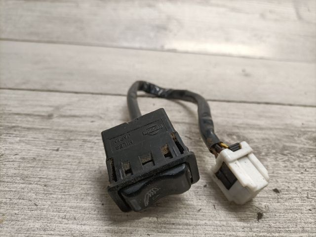 bontott NISSAN X-TRAIL I Bal első Ülésfűtés Kapcsoló