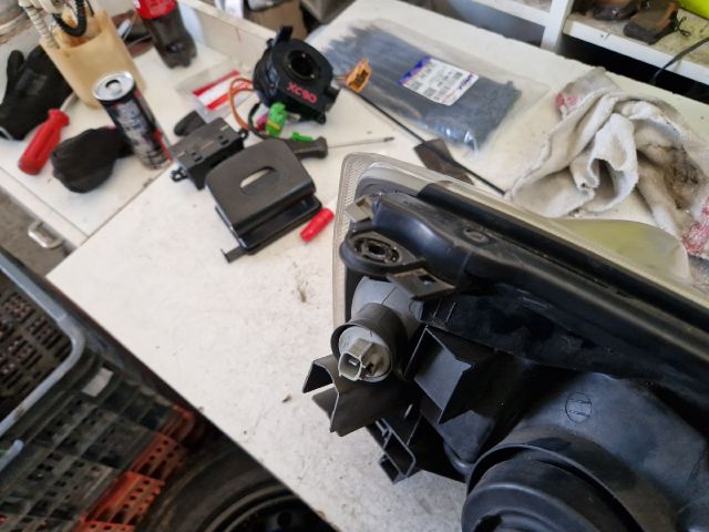 bontott NISSAN X-TRAIL I Bal Fényszóró