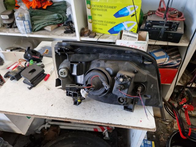 bontott NISSAN X-TRAIL I Bal Fényszóró