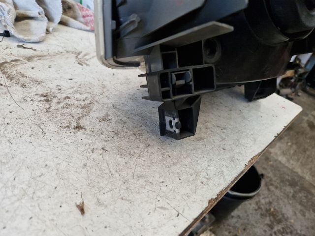 bontott NISSAN X-TRAIL I Bal Fényszóró