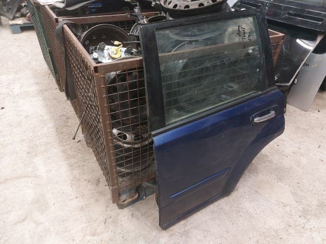 bontott NISSAN X-TRAIL I Bal hátsó Ajtó (Részeivel)