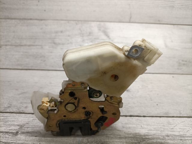 bontott NISSAN X-TRAIL I Bal hátsó Ajtózár