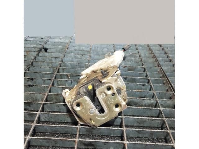 bontott NISSAN X-TRAIL I Bal hátsó Ajtózár