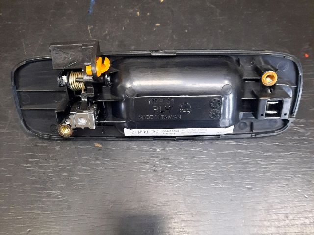 bontott NISSAN X-TRAIL I Bal hátsó Külső Kilincs