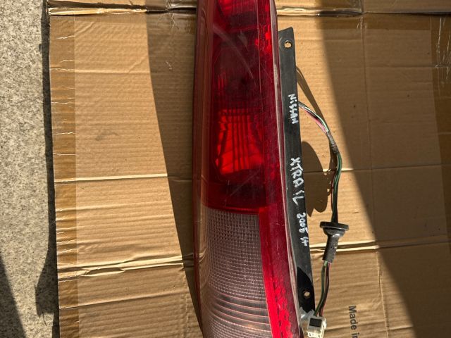 bontott NISSAN X-TRAIL I Bal Külső Hátsó Lámpa