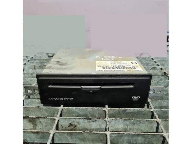 bontott NISSAN X-TRAIL I CD / DVD Tár