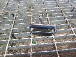 bontott NISSAN X-TRAIL I Csomagtérajtó Kilincs