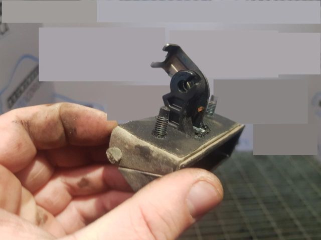 bontott NISSAN X-TRAIL I Csomagtérajtó Kilincs