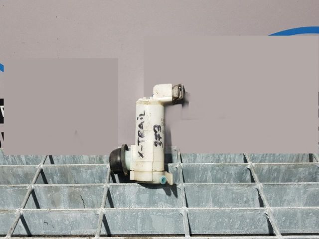 bontott NISSAN X-TRAIL I Első Ablakmosó Szivattyú