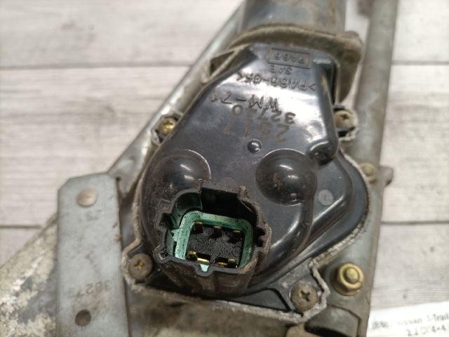 bontott NISSAN X-TRAIL I Első Ablaktörlő Szerkezet Motorral