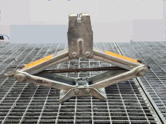 bontott NISSAN X-TRAIL I Emelő