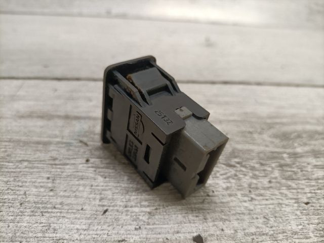 bontott NISSAN X-TRAIL I Fényszórómosó Kapcsoló