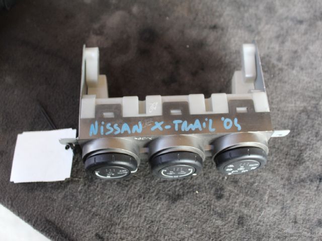 bontott NISSAN X-TRAIL I Fűtéskapcsoló