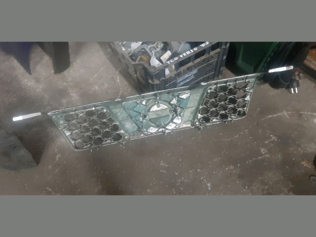 bontott NISSAN X-TRAIL I Hűtőrács