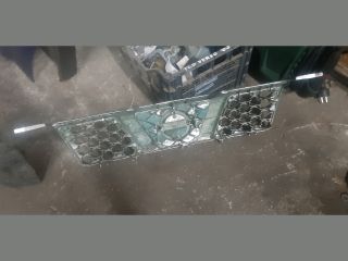 bontott NISSAN X-TRAIL I Hűtőrács