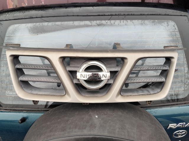 bontott NISSAN X-TRAIL I Hűtőrács