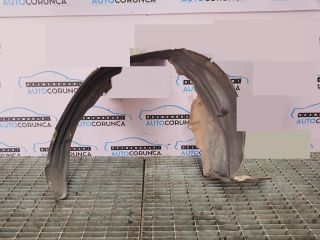 bontott NISSAN X-TRAIL I Jobb első Dobbetét (Kerékjárati, Műanyag)